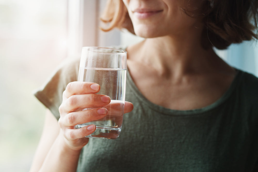 Periode und Trinken - Warum du während deiner Periode mehr trinken solltest